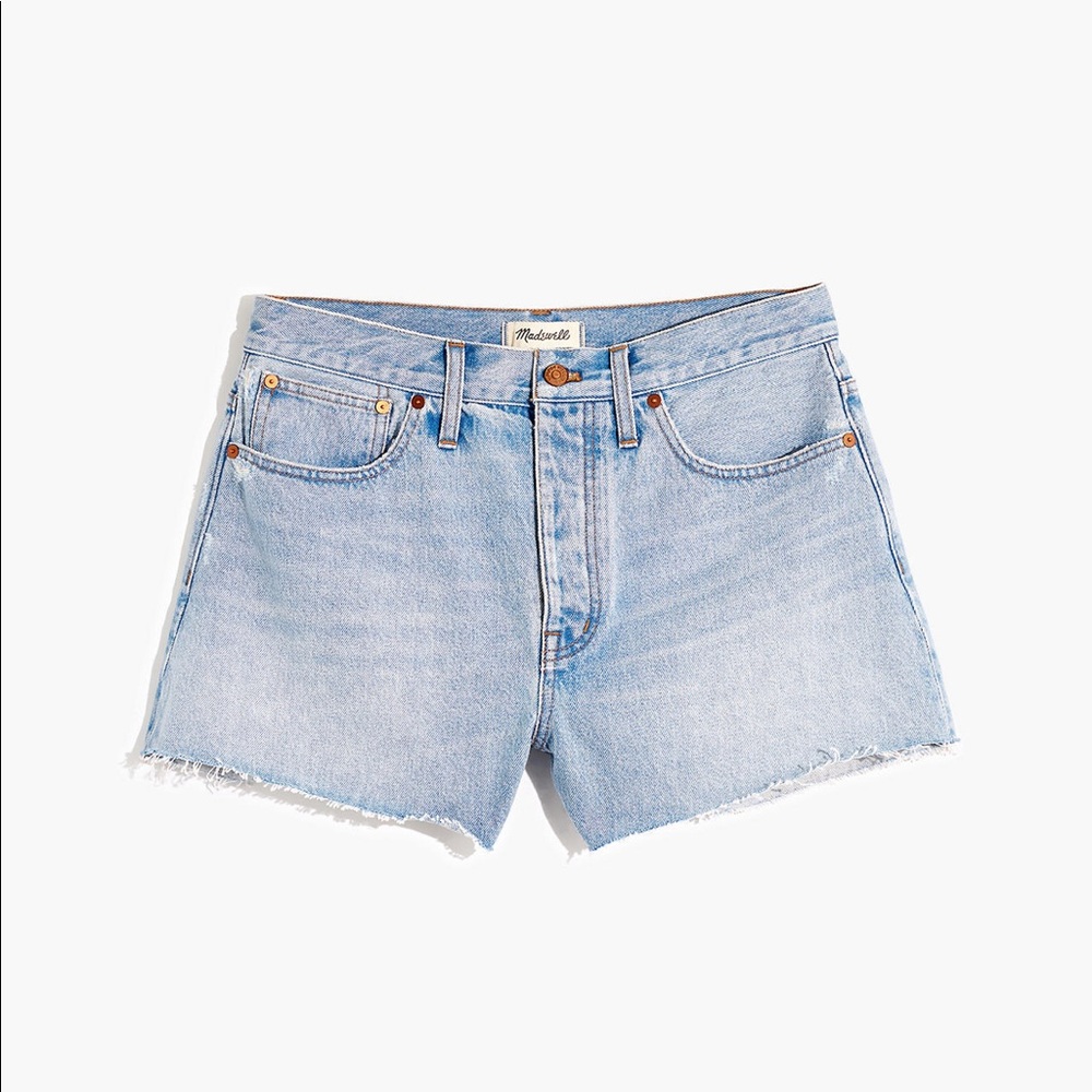 Curvy Relaxed Denim Shorts in Cedarcroft Wash NWT